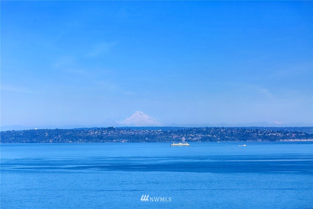 10770 Southwest Cowan Road Vashon, WA 98070 - Photo 2 of 25 Gallery Image 2