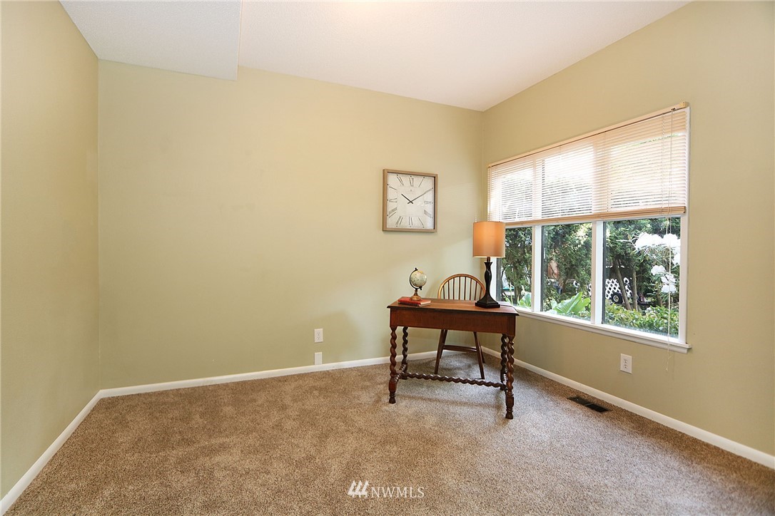 10770 Southwest Cowan Road Vashon, WA 98070 - Photo 15 of 25 Gallery Image 15