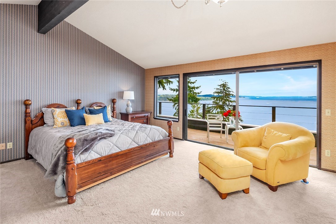 10770 Southwest Cowan Road Vashon, WA 98070 - Photo 16 of 25 Gallery Image 16