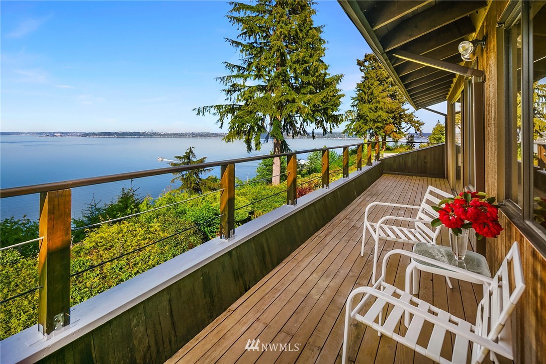 10770 Southwest Cowan Road Vashon, WA 98070 - Photo 21 of 25 Gallery Image 21