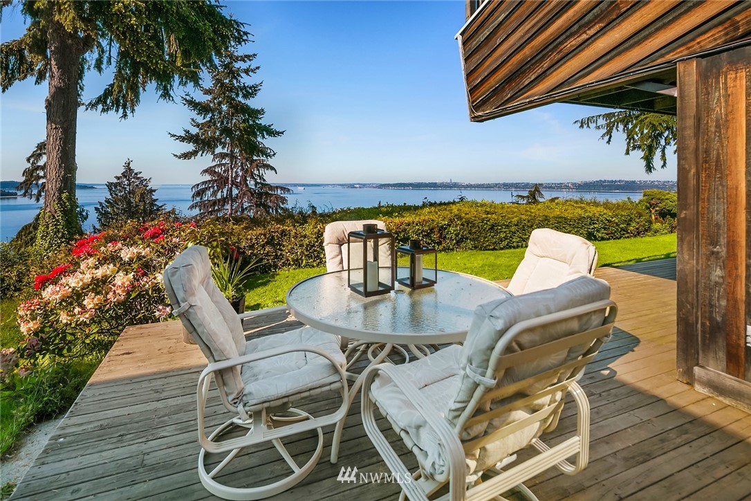 10770 Southwest Cowan Road Vashon, WA 98070 - Photo 22 of 25 Gallery Image 22