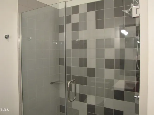 a close up view of a washer and dryer