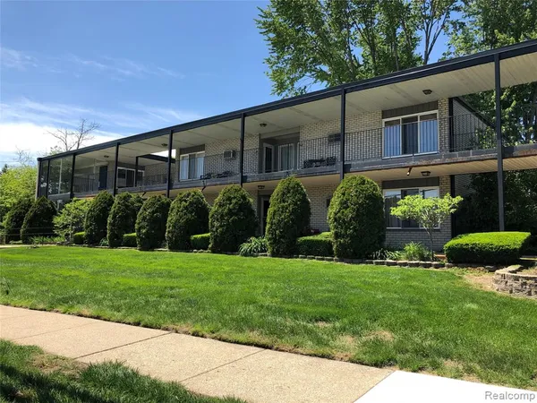 $125,300 | 3421 Hillside Drive, Unit 24, Royal Oak, MI 48073