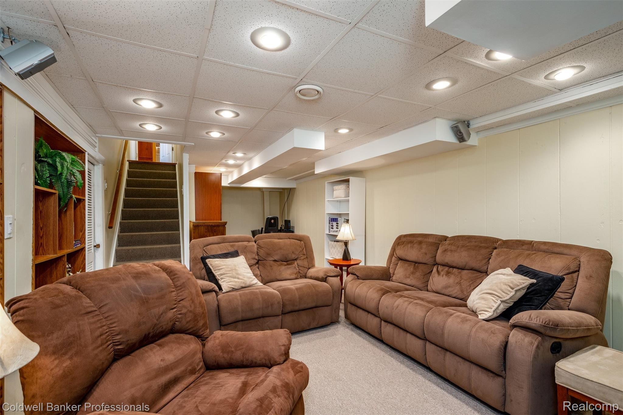 5820 Wedgewood Road Canton, MI 48187 - Photo 34 of 44 Great 2nd family room in basement