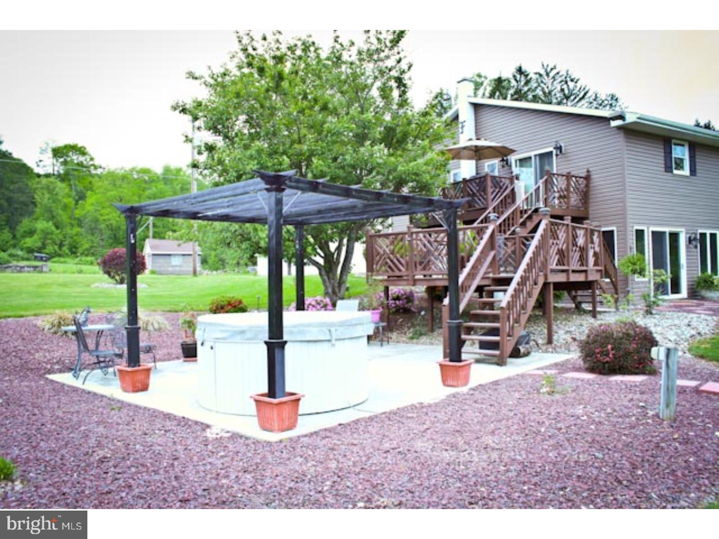 254 Cold Run Road New Ringgold, PA 17960 - Photo 5 of 24 Deck