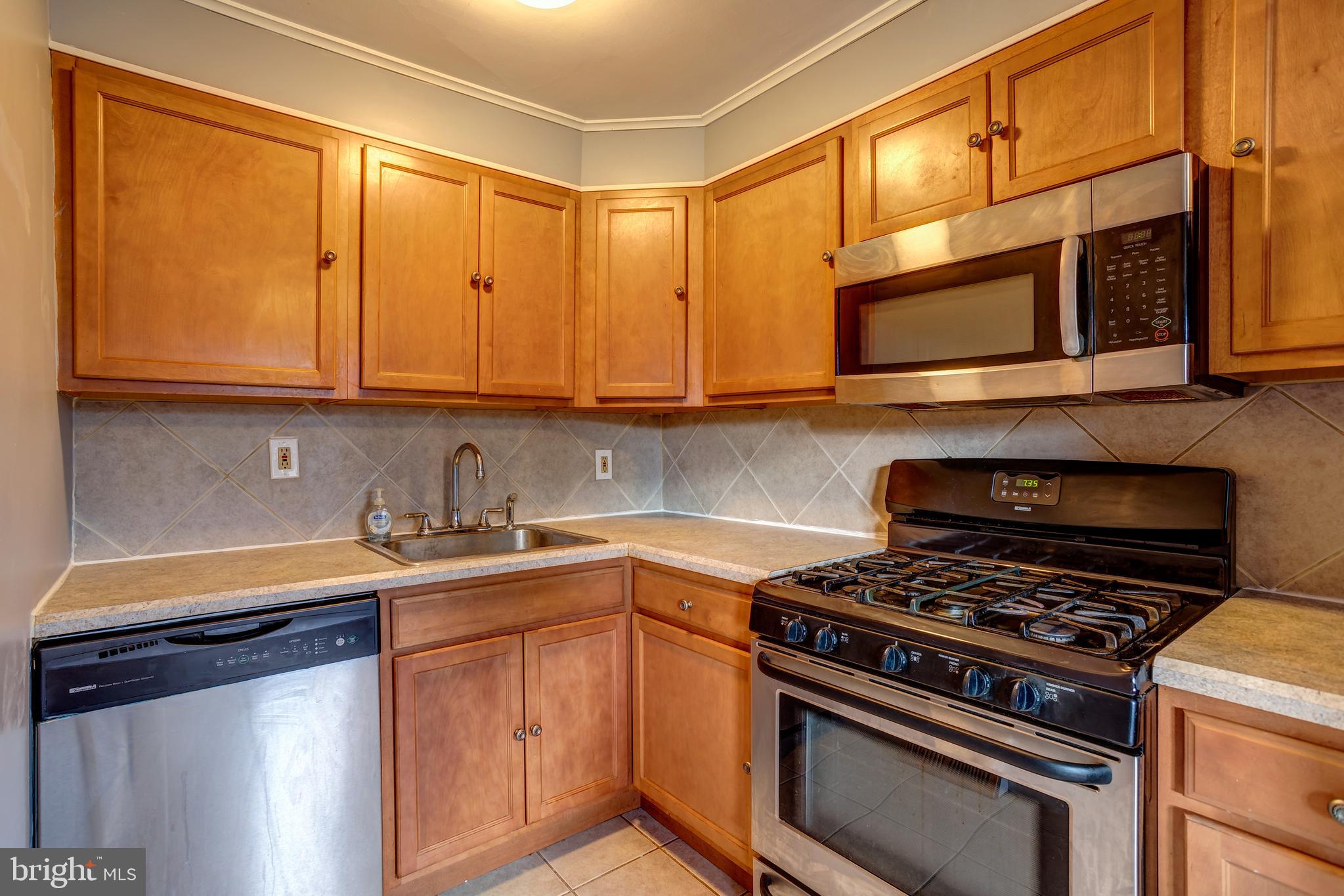 2035 Heather Road Folcroft, PA 19032 - Photo 14 of 24 Gallery Image 14