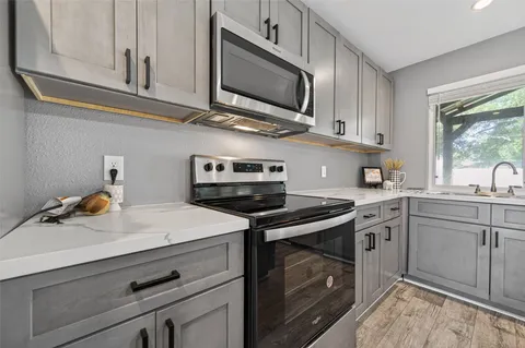 $315,000 | 9638 Ravensworth Drive, Houston, TX 77031