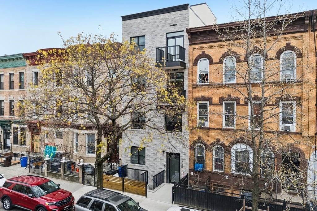 220 Schaefer Street, Unit 4 Brooklyn, NY 11207 - Photo 2 of 11
