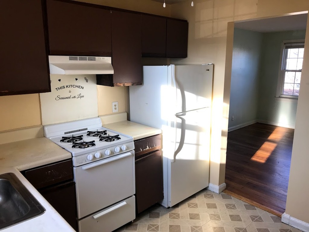 43 Colony Road, Unit 2B West Springfield, MA 01089 - Photo 3 of 7 Gallery Image 3