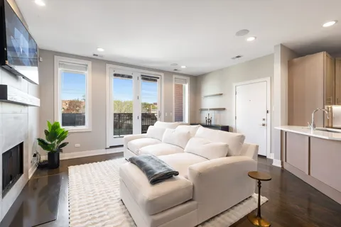$575,000 | 3140 North Elston Avenue, Unit 2N, Chicago, IL 60618
