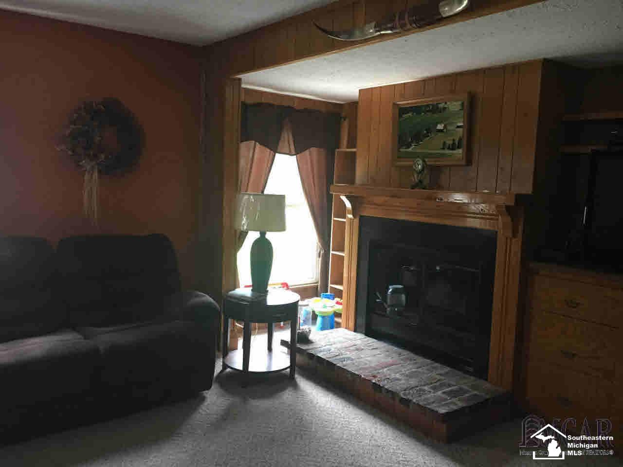 3472 Heiss Road Monroe, MI 48162 - Photo 8 of 38 Gallery Image 8