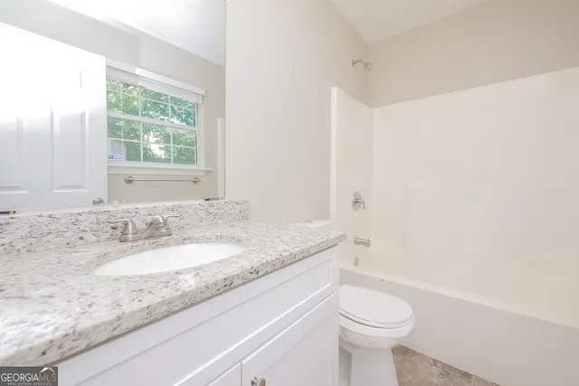 $2,050 | 2703 Holly Berry Drive, Ellenwood, GA 30294