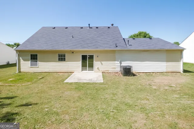 $2,050 | 2703 Holly Berry Drive, Ellenwood, GA 30294