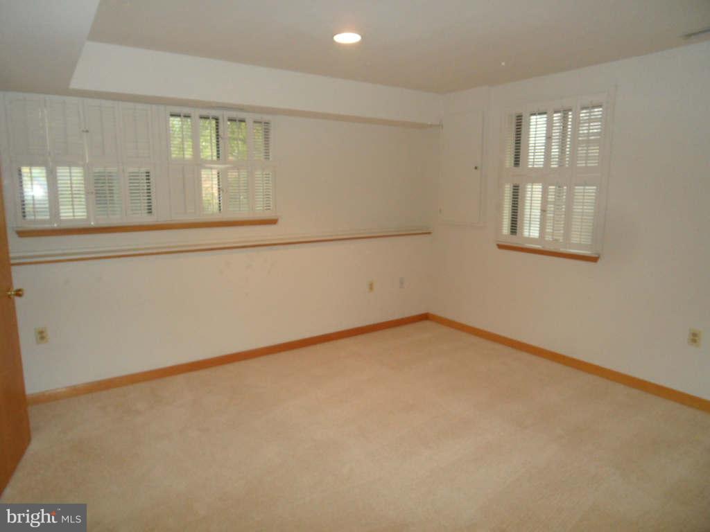 6940 Fox Chase Road New Market, MD 21774 - Photo 6 of 18 Family Room