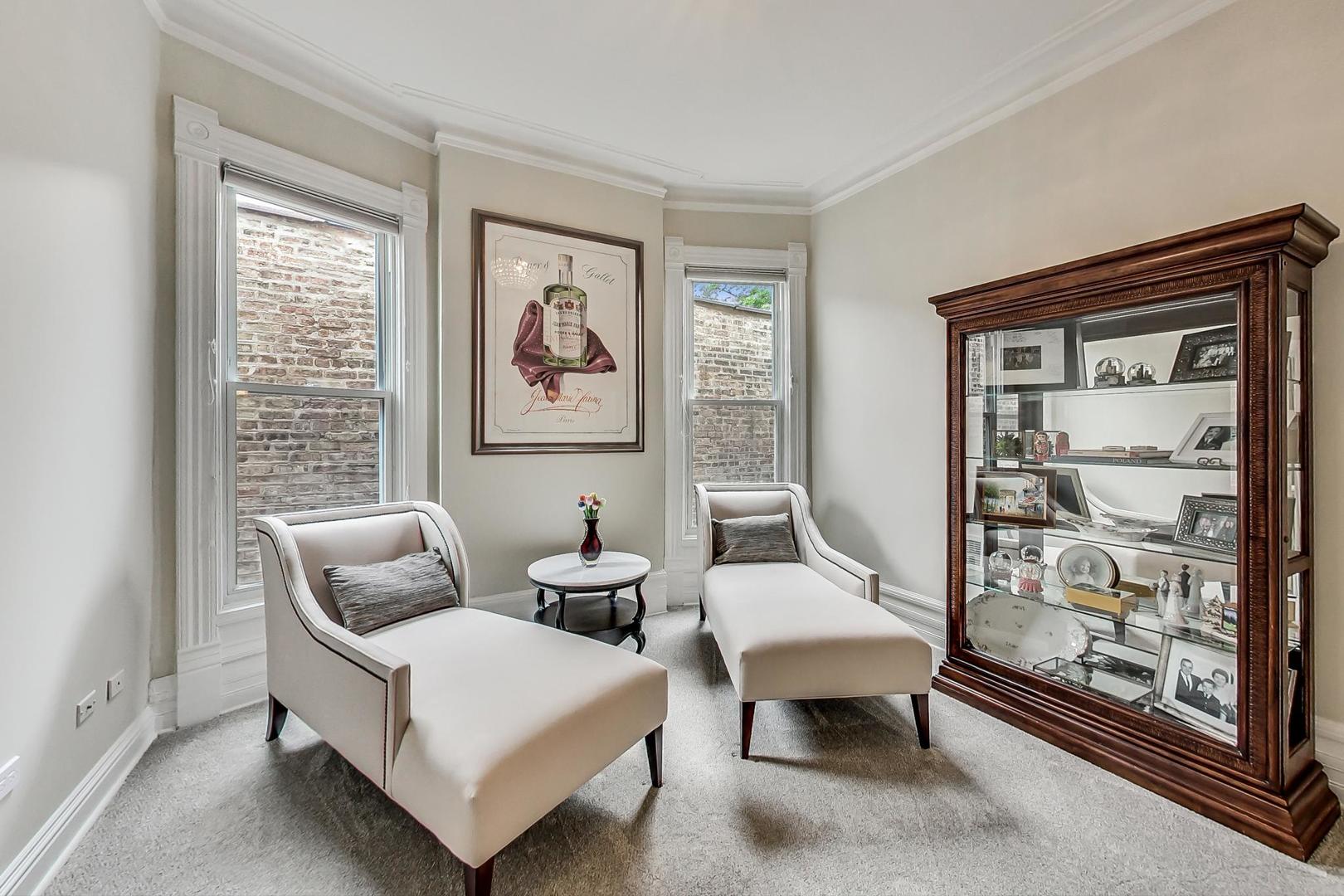 2630 North Racine Avenue Chicago, IL 60614 - Photo 19 of 47 a living room with furniture and a large window