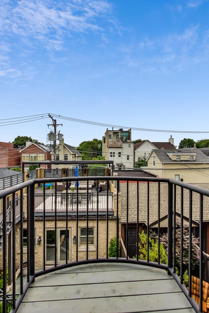 2630 North Racine Avenue Chicago, IL 60614 - Photo 23 of 47 a view of city from a balcony