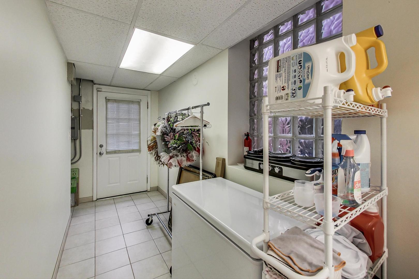 2630 North Racine Avenue Chicago, IL 60614 - Photo 36 of 47 a room with musical instruments
