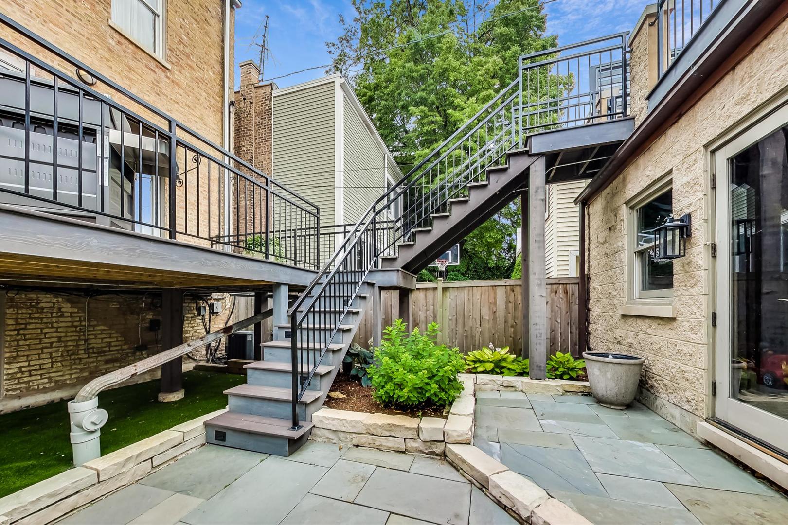 2630 North Racine Avenue Chicago, IL 60614 - Photo 40 of 47 a view of a chair and table in the balcony