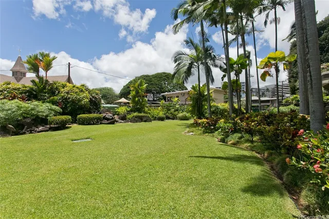 $4,350 | 1525 Wilder Avenue, Unit 902, Honolulu, HI 96822