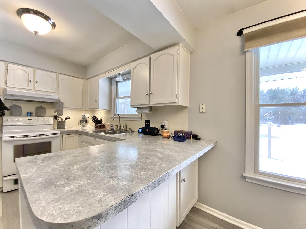 10048 West Mount Morris Road Flushing, MI 48433 - Photo 5 of 51 50063354-4.JPG