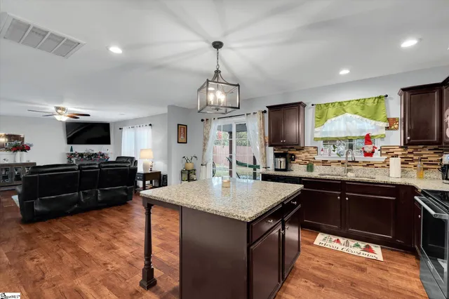 $299,999 | 659 Markham Circle, Moore, SC 29369