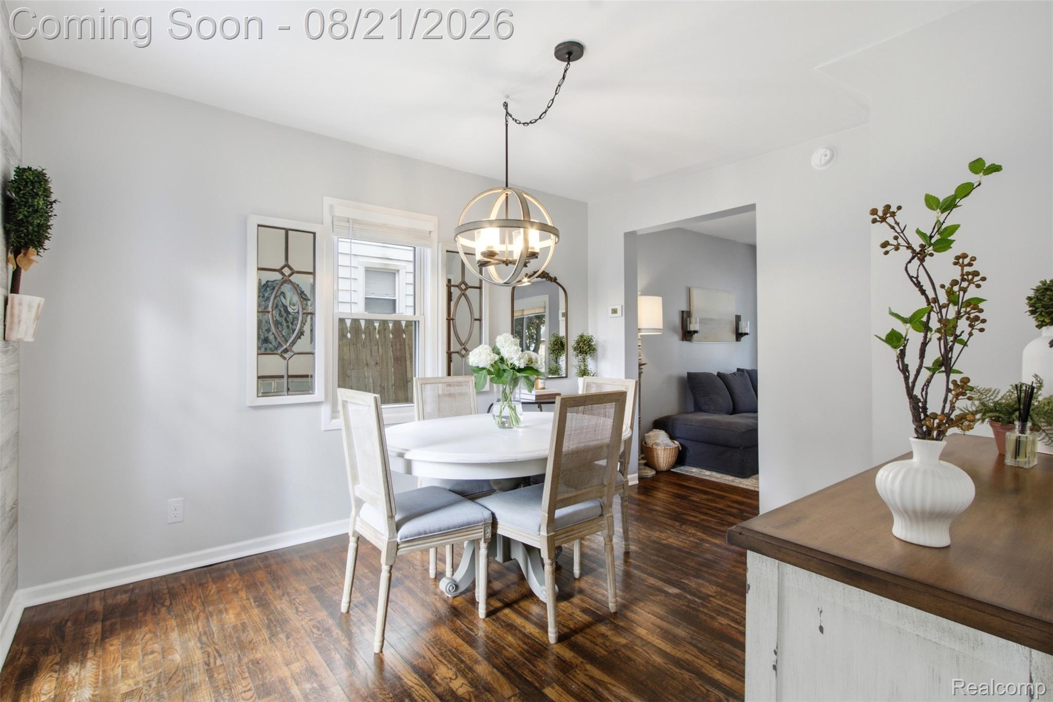 1383 Princeton Road Berkley, MI 48072 - Photo 7 of 28 Wood-finish flooring with light wall tones and white trim