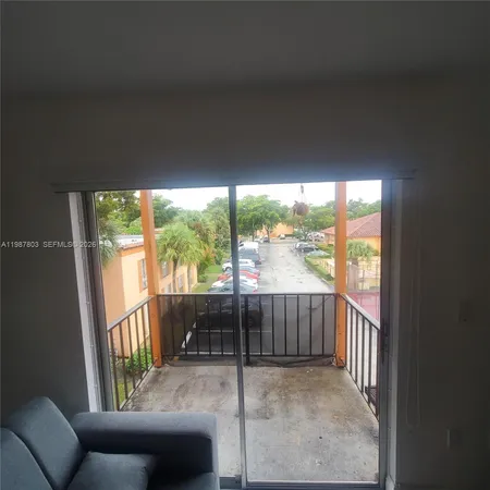 $2,000 | 7151 Miami Lakes Drive, Unit P36, Miami Lakes, FL 33014