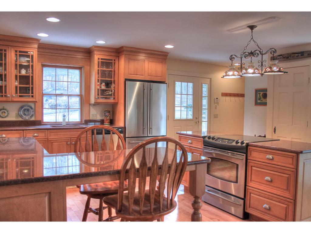 436 Cross Road Stowe, VT 05672 - Photo 8 of 30