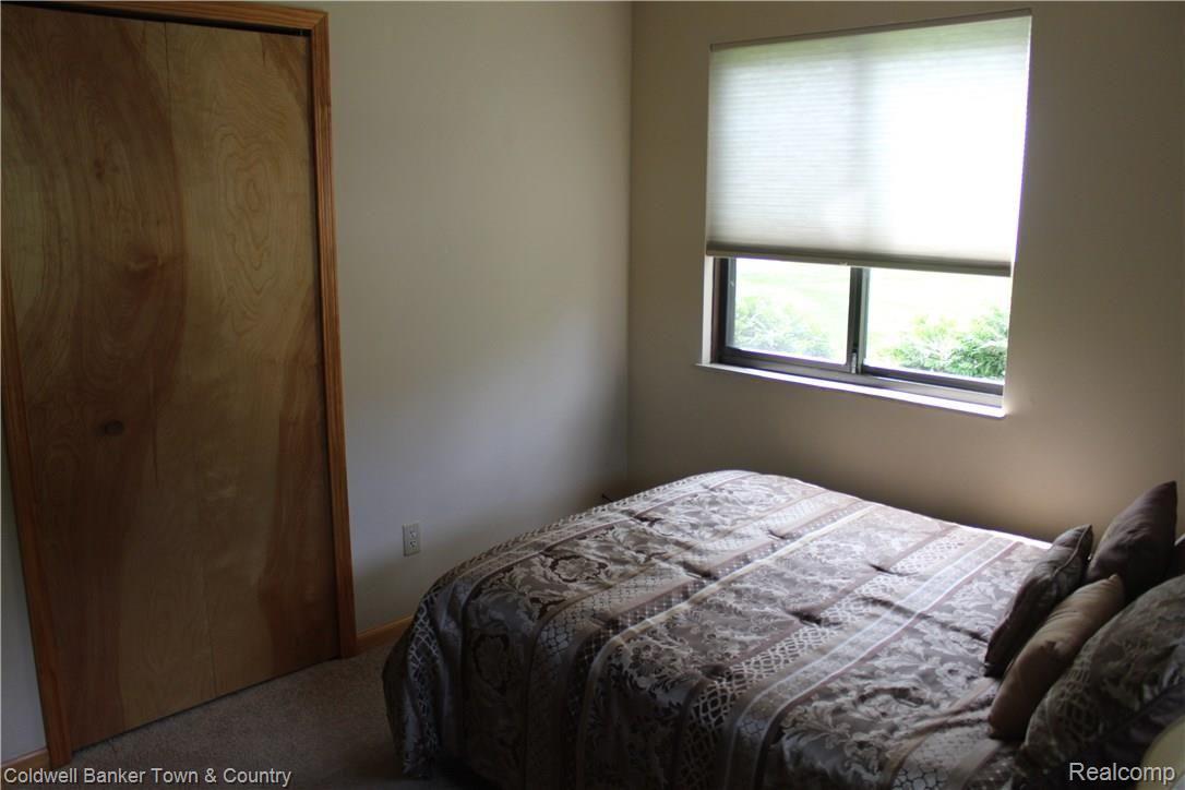 11882 Knob Hill Road Brighton, MI 48114 - Photo 16 of 41 Bedroom #2