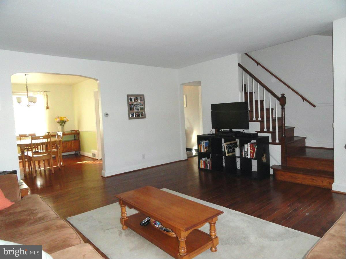 1803 Deveron Road Baltimore, MD 21286 - Photo 5 of 30 Living Room View of Lovely Oak Staircase with