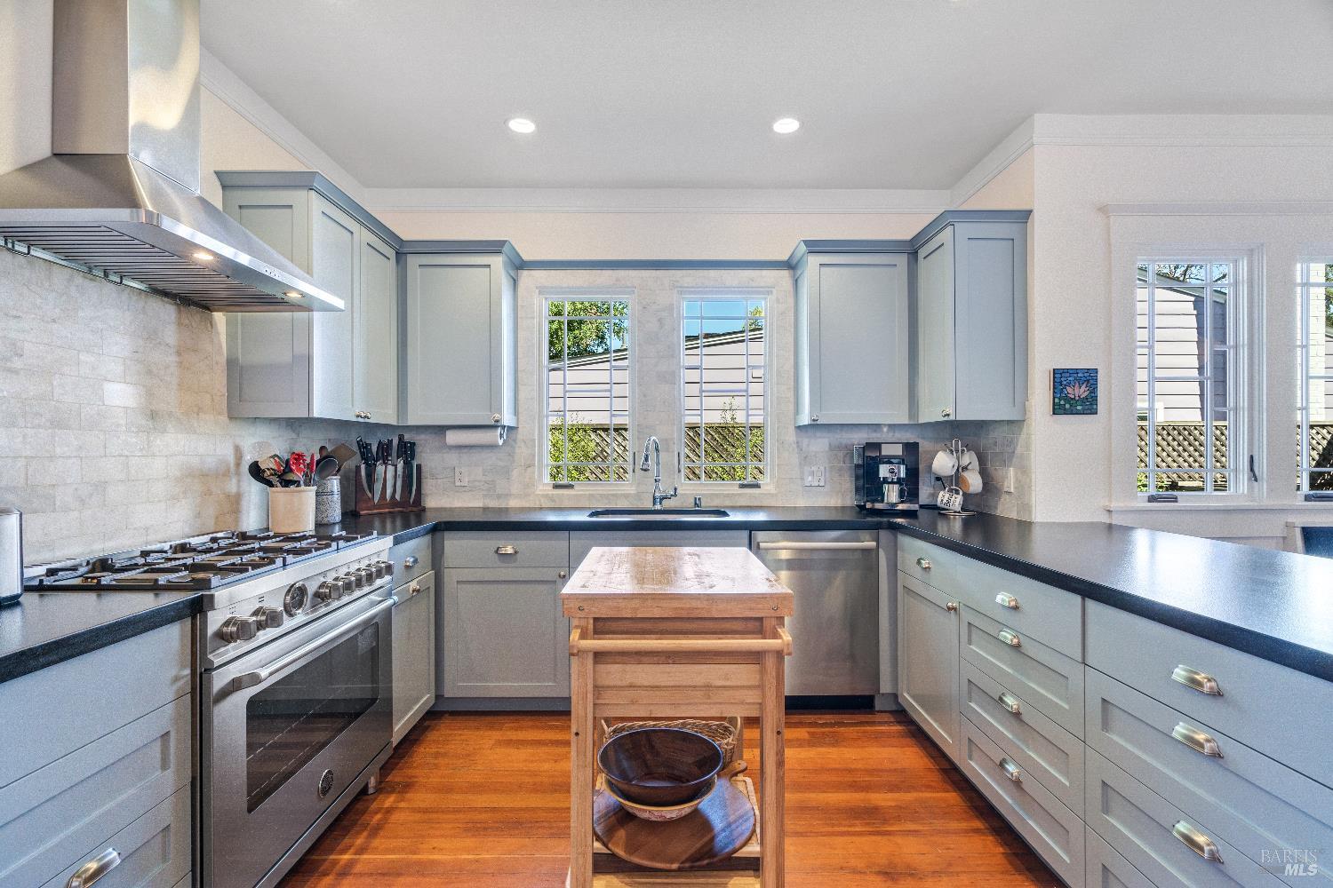 915 St Helena Avenue Santa Rosa, CA 95404 - Photo 24 of 41