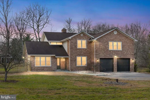 $2,000,000 | 353 Gallop Wood Place, Great Falls, VA 22066