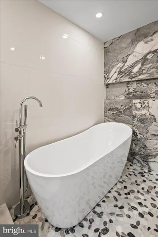 $2,000,000 | 353 Gallop Wood Place, Great Falls, VA 22066