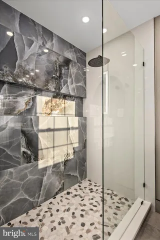 $2,000,000 | 353 Gallop Wood Place, Great Falls, VA 22066