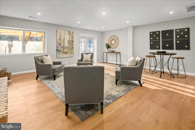 $2,000,000 | 353 Gallop Wood Place, Great Falls, VA 22066