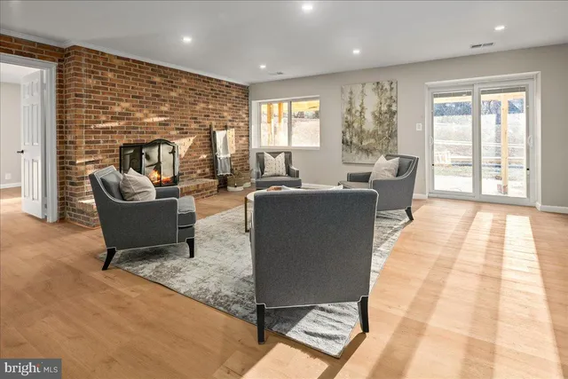 $2,000,000 | 353 Gallop Wood Place, Great Falls, VA 22066