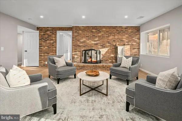 $2,000,000 | 353 Gallop Wood Place, Great Falls, VA 22066