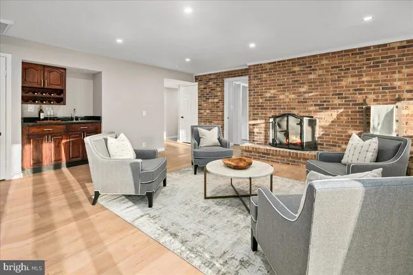$2,000,000 | 353 Gallop Wood Place, Great Falls, VA 22066