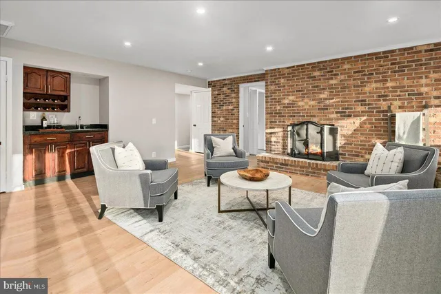 $2,000,000 | 353 Gallop Wood Place, Great Falls, VA 22066