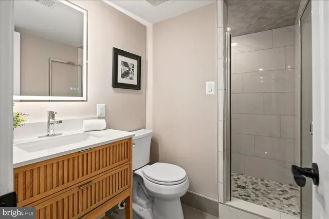 $2,000,000 | 353 Gallop Wood Place, Great Falls, VA 22066