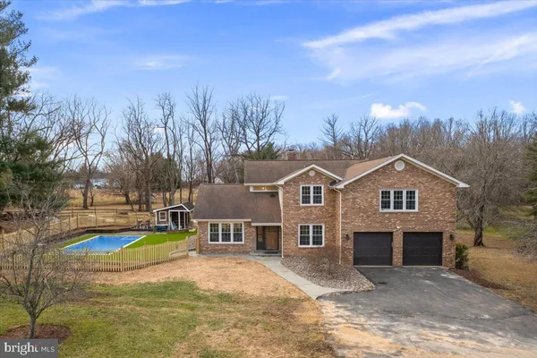 $2,000,000 | 353 Gallop Wood Place, Great Falls, VA 22066