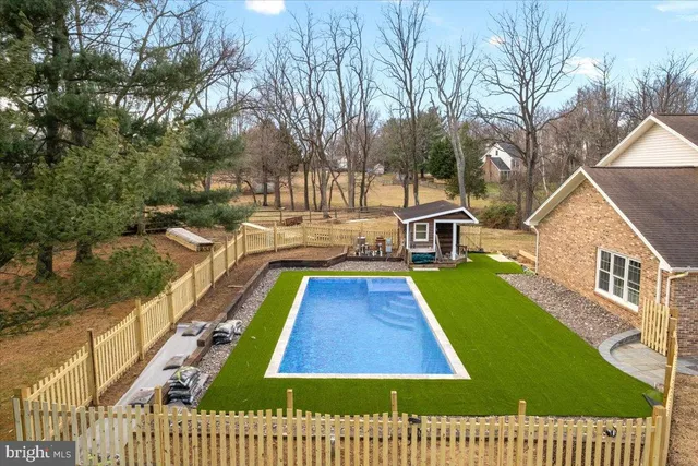 $2,000,000 | 353 Gallop Wood Place, Great Falls, VA 22066