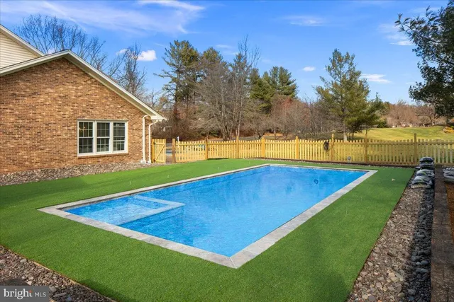 $2,000,000 | 353 Gallop Wood Place, Great Falls, VA 22066