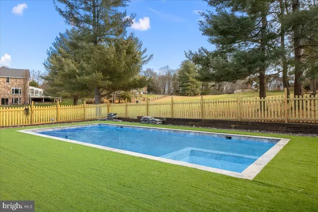 $2,000,000 | 353 Gallop Wood Place, Great Falls, VA 22066