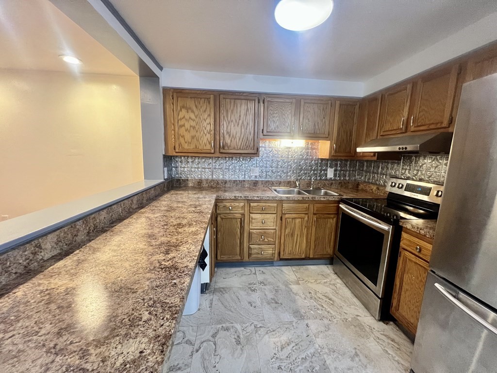 45 Oval Road, Unit 1 Quincy, MA 02170 - Photo 3 of 14 Gallery Image 3