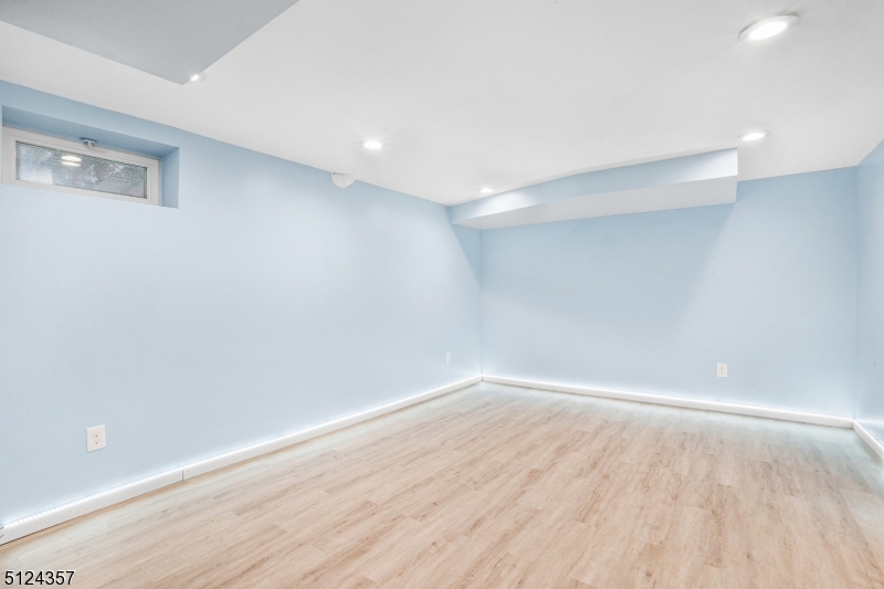 1 Tempe Wick Road, Unit A Mendham, NJ 07945 - Photo 20 of 22 wooden floor in a room