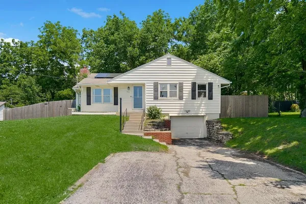 $215,000 | 2620 Northeast 56th Terrace, Gladstone, MO 64119