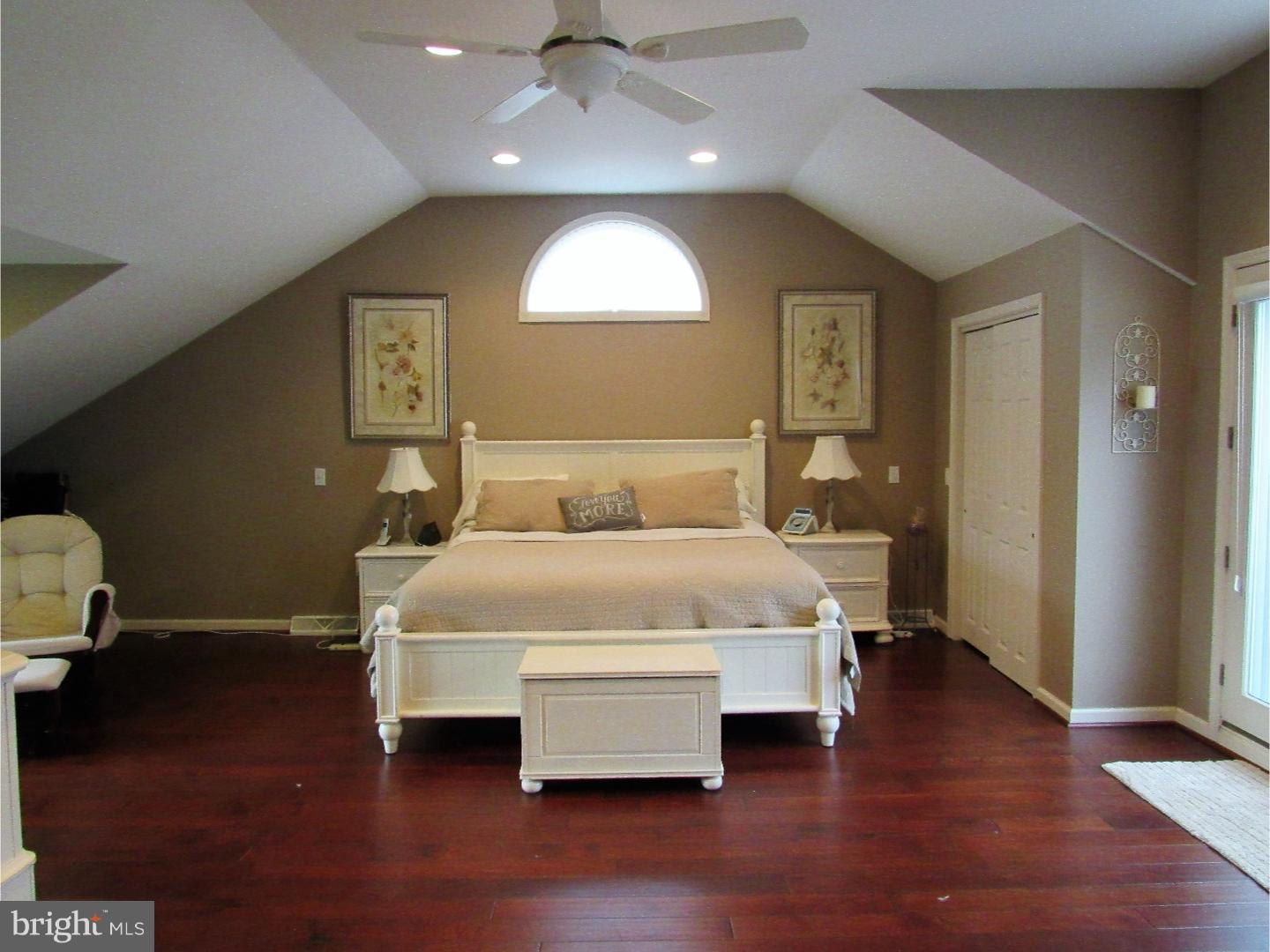 547 Meadow Road Chalfont, PA 18914 - Photo 4 of 25 Gallery Image 4