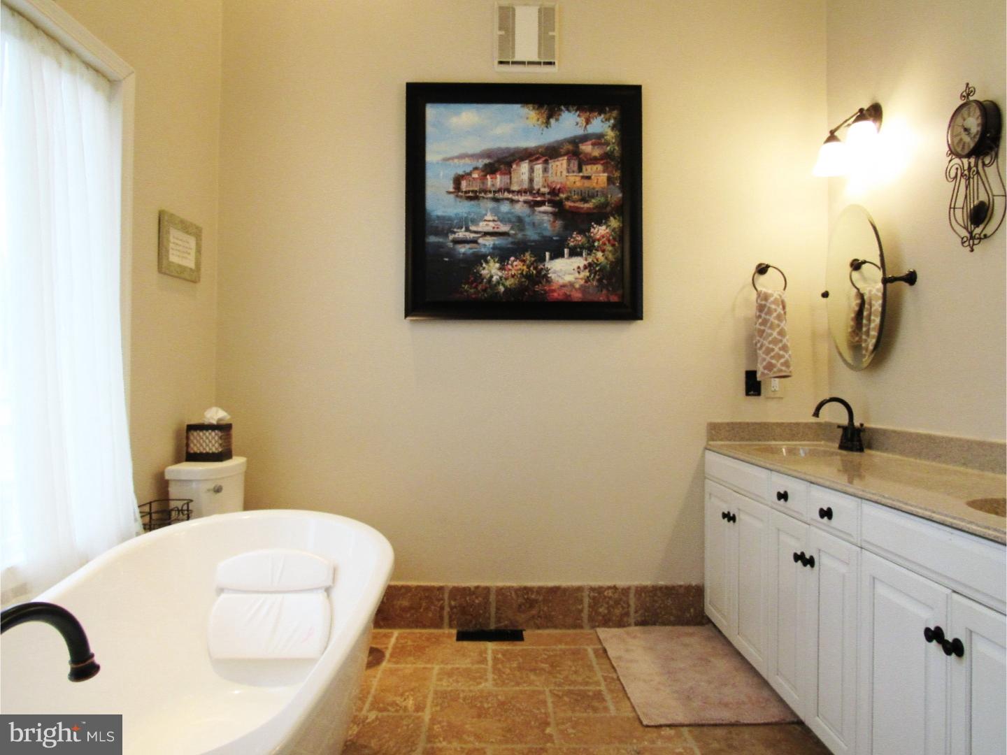 547 Meadow Road Chalfont, PA 18914 - Photo 8 of 25 Gallery Image 8