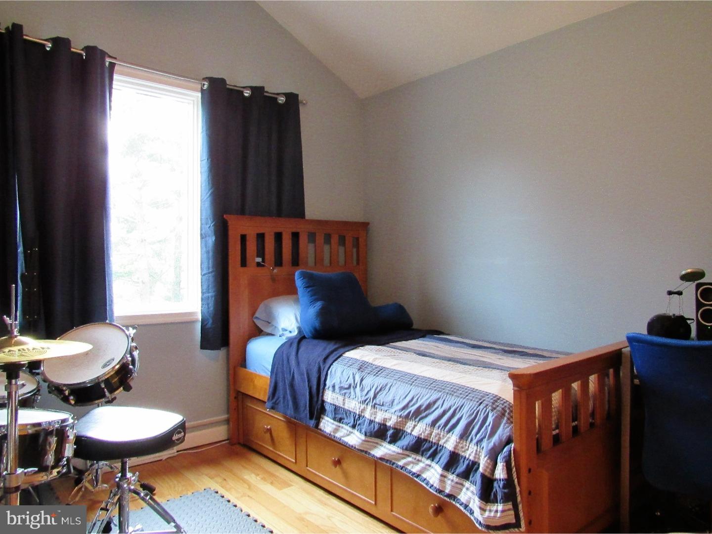 547 Meadow Road Chalfont, PA 18914 - Photo 9 of 25 Gallery Image 9